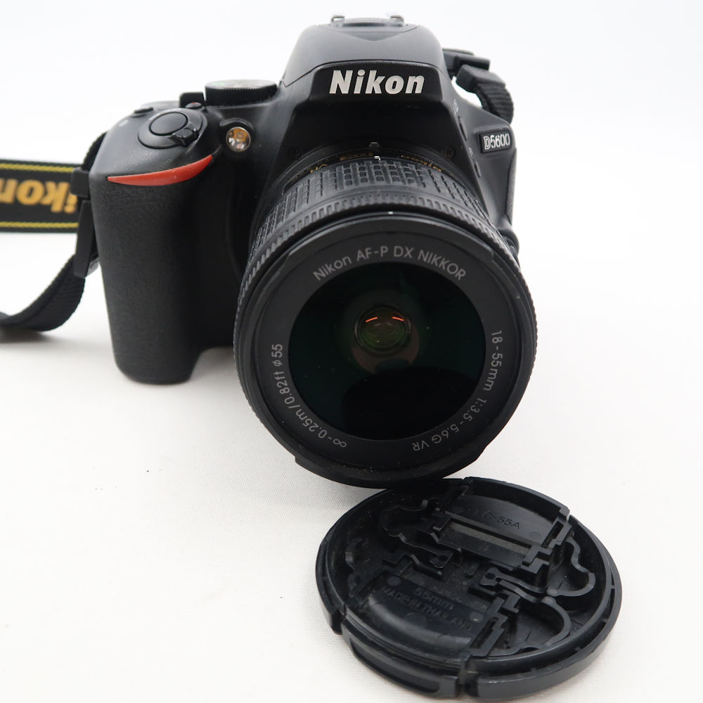 Nikon ニコン D5600 ダブルズームキット 一眼レフカメラの買取相場 
